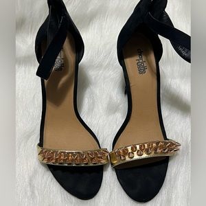 Spiked Double strap pumps
